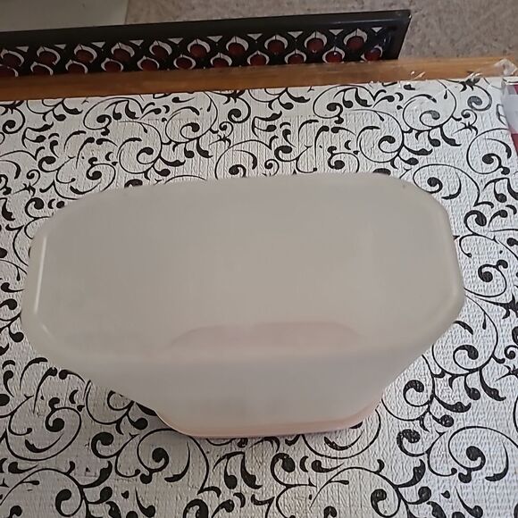 Vintage Slimline Tupperware - Picture 4 of 4